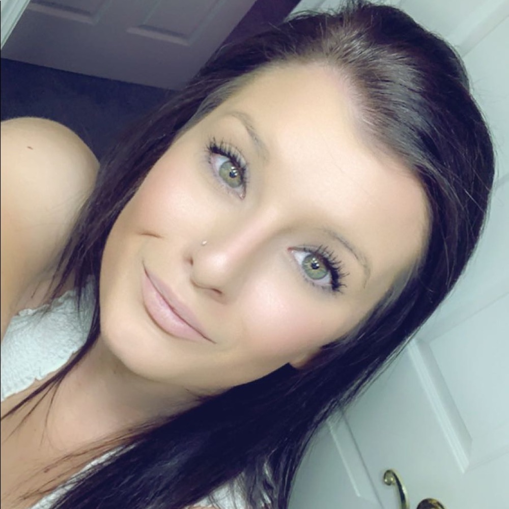 Meet your Posher, Kelly